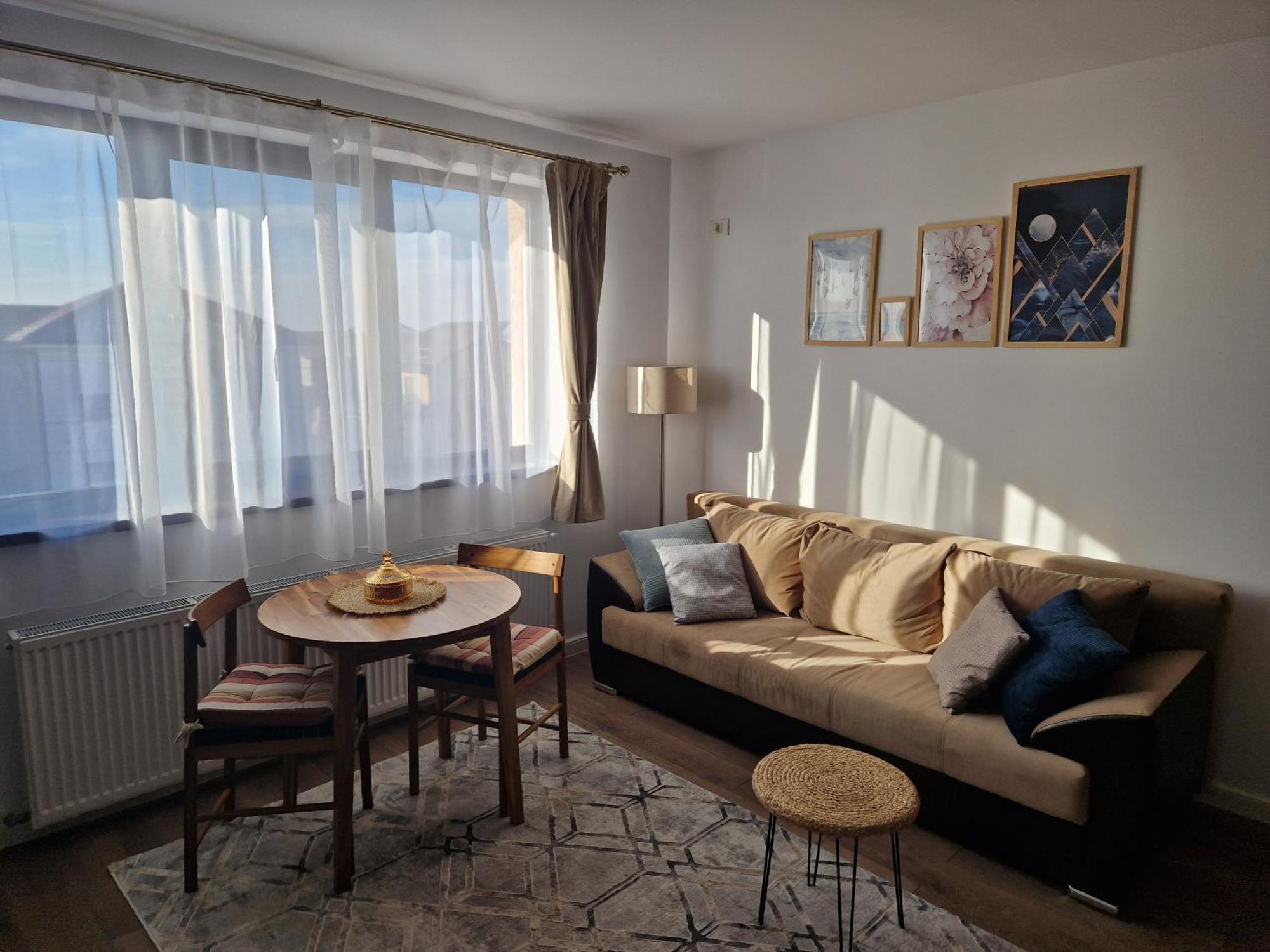 Craitelor Boutique Airport Apartment Otopeni Luaran gambar